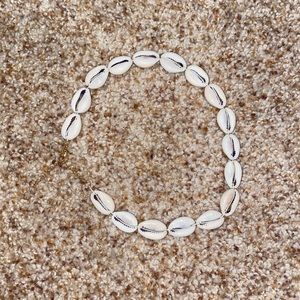 Brandy Melville Shell Necklace